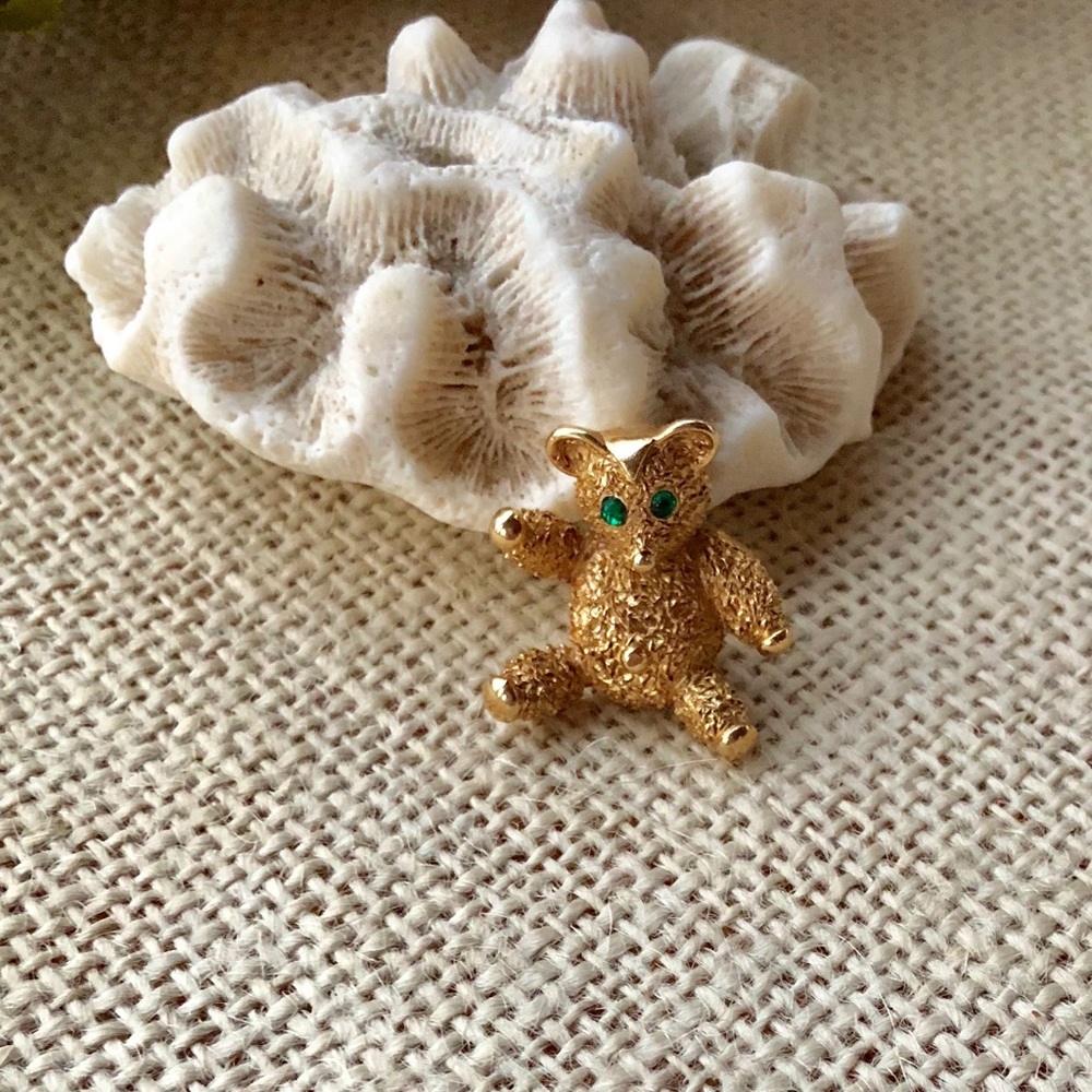 Vintage Crown Trifari Teddy Bear Brooch